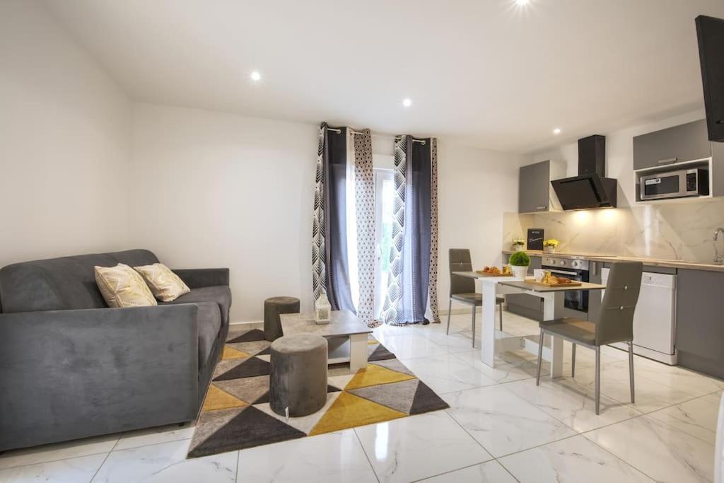 Appt P2 De 1 A 6 Pers A Rognac Appartement Buitenkant foto