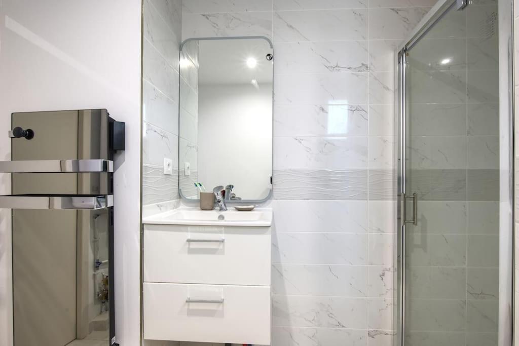 Appt P2 De 1 A 6 Pers A Rognac Appartement Buitenkant foto